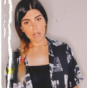 Meet your Posher, Adela